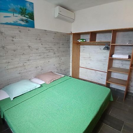 Ferienwohnung Urban-Oasis Sainte-Anne  Exterior foto